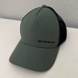 Oakley Hat Cap Performance Fit Mesh Classic Snapback Trucker Green One Size OS